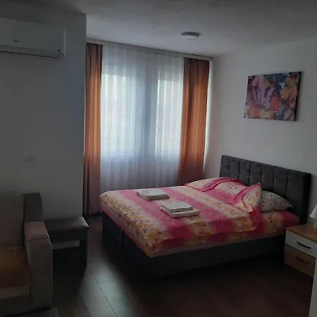 Centar فندق مبيت وإفطار 3*