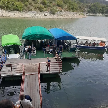 Centar 谢尼察